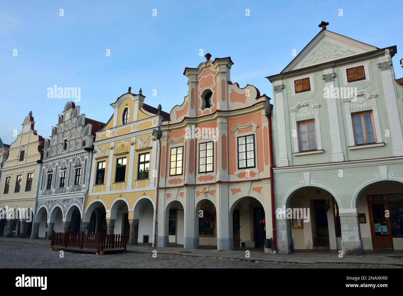 Les maisons de la place principale (Namesti Zachariase z Hradce),Telč, région de Vysočina, district de Jihlava, République tchèque, Europe, Site du patrimoine mondial Banque D'Images