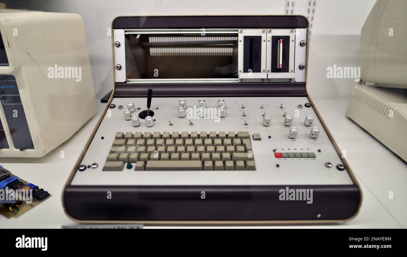 Varsovie, Pologne. 10 février 2023. À l'intérieur du musée Apple. Ordinateur Apple Enhanced PAL XLR. Banque D'Images