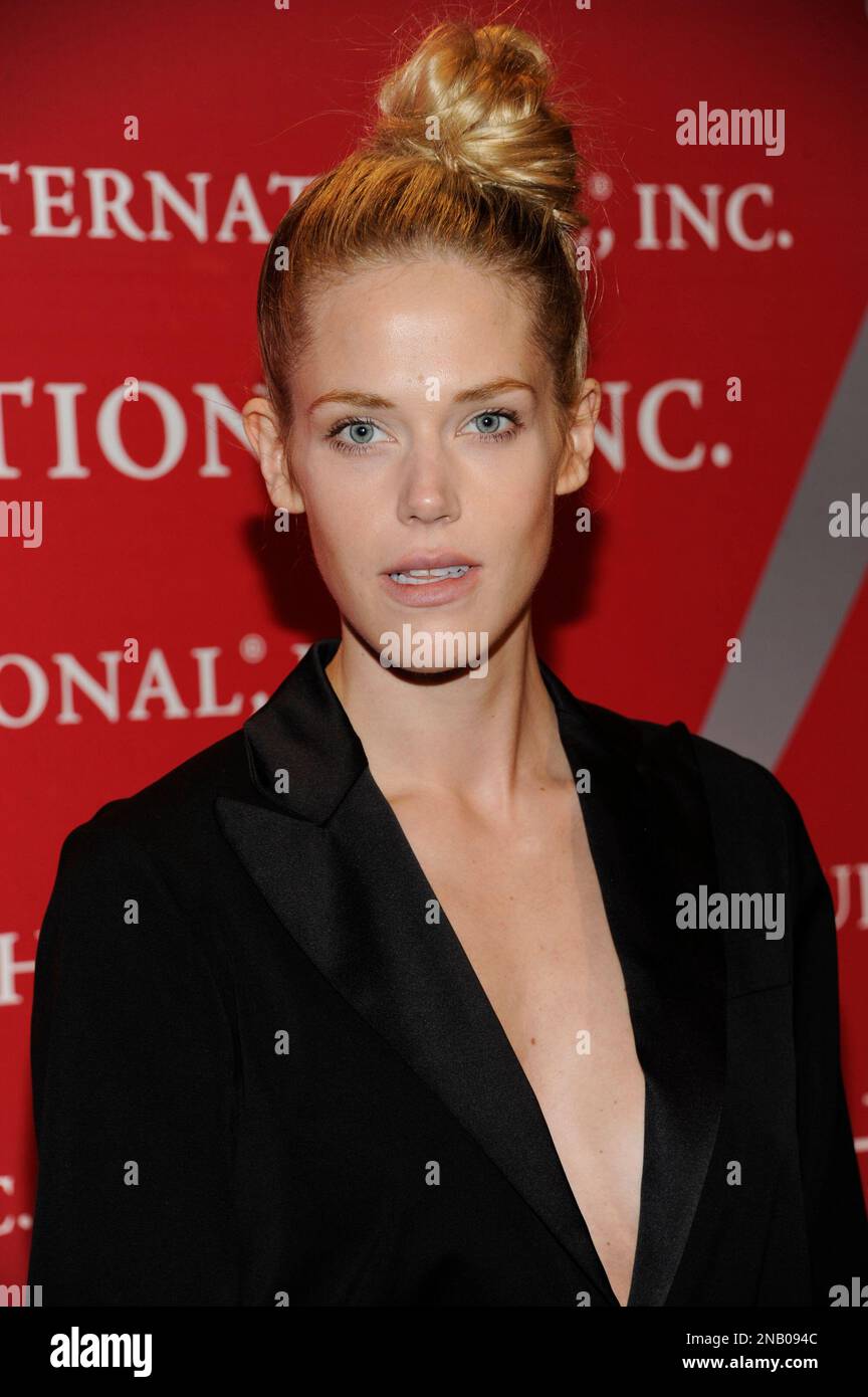 Byrdie Bell attends the Fashion Group International's 28th Annual Night of Stars "The Luminaries" at Cipriani Wall Street on Thursday, Oct. 27, 2011 in New York. (AP Photo/Evan Agostini) Banque D'Images