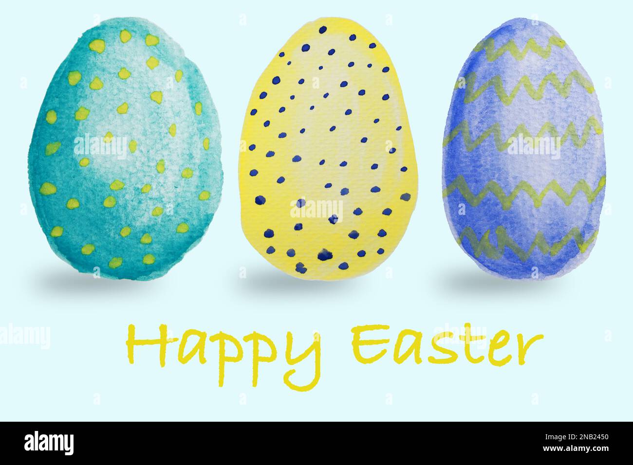 Une carte avec des œufs de pâques colorés peints à la main, joyeuses pâques Banque D'Images