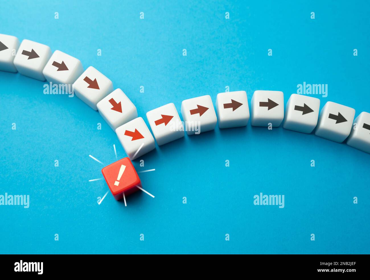 Ne vous arrêtez pas. Reprendre le travail. N'arrêtez pas le processus. Reconnaître l'erreur et trouver un moyen d'atteindre l'objectif. Prenez la mauvaise direction dans Banque D'Images