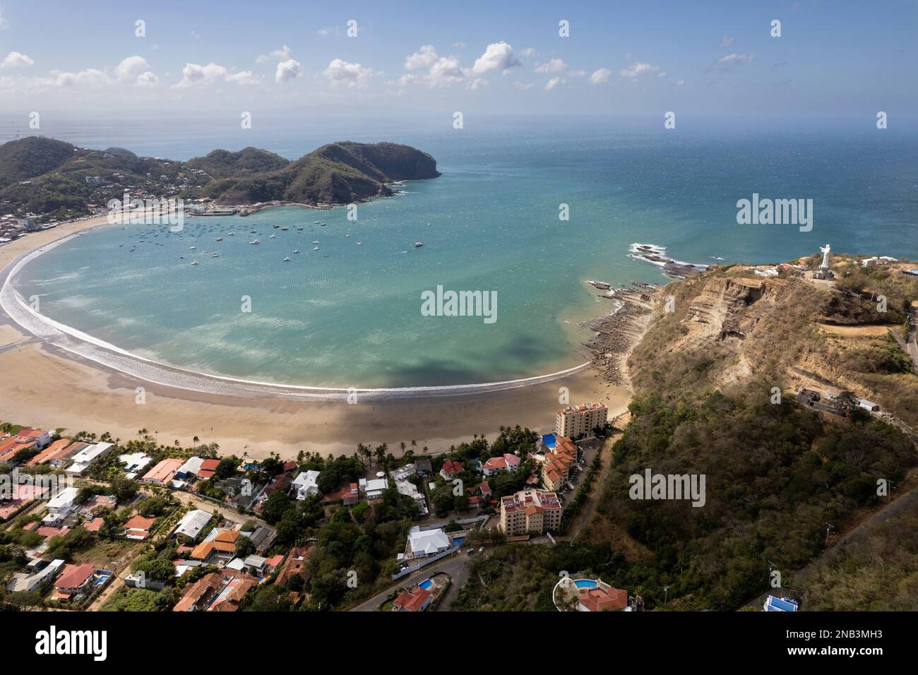 Ligne de plage à San Juan Del sur ville drone aérien au-dessus de la vue Banque D'Images