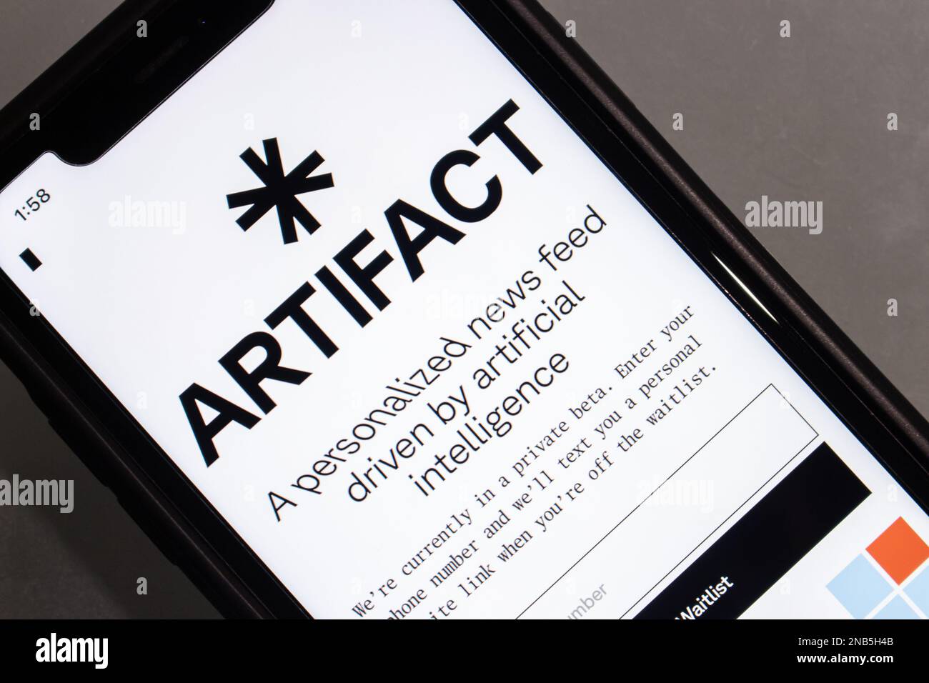 Site Internet d'Artifact (artefact.news), application de flux d'actualités personnalisés avec ai, réalisée par Kevin Systrom et Mike Krieger, co-fondateurs d'Instagram, sur iPhone. Banque D'Images