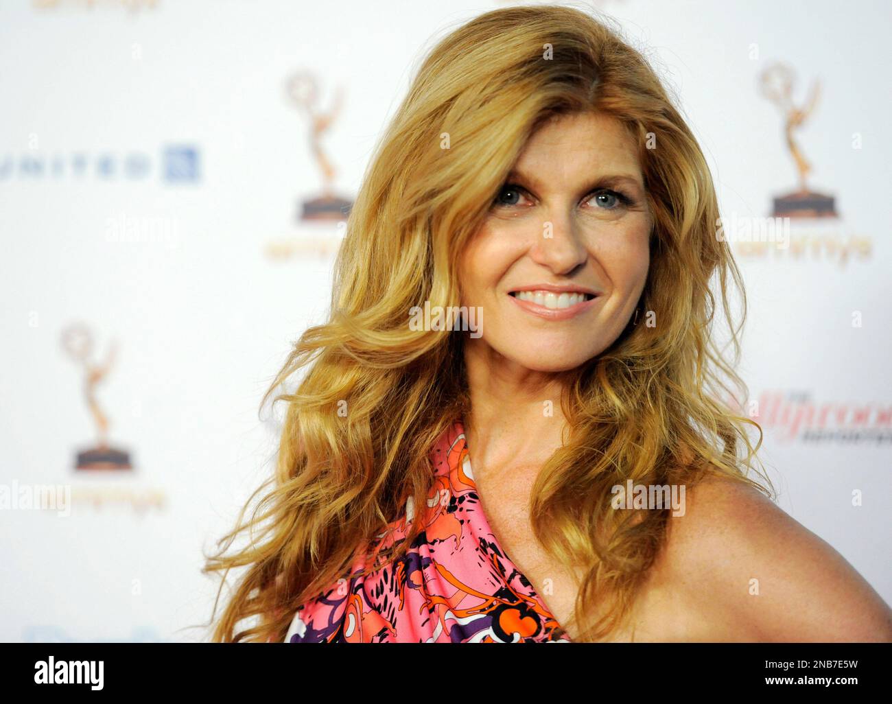Connie Britton, an Emmy nominee for Lead Actress in a Drama Series for "Friday Night Lights," poses at the 63rd Primetime Emmy Awards Performers Nominee Reception, Friday, Sept. 16, 2011, in Los Angeles. The Primetime Emmy Awards will be held on Sunday in Los Angeles. (AP Photo/Chris Pizzello) Banque D'Images