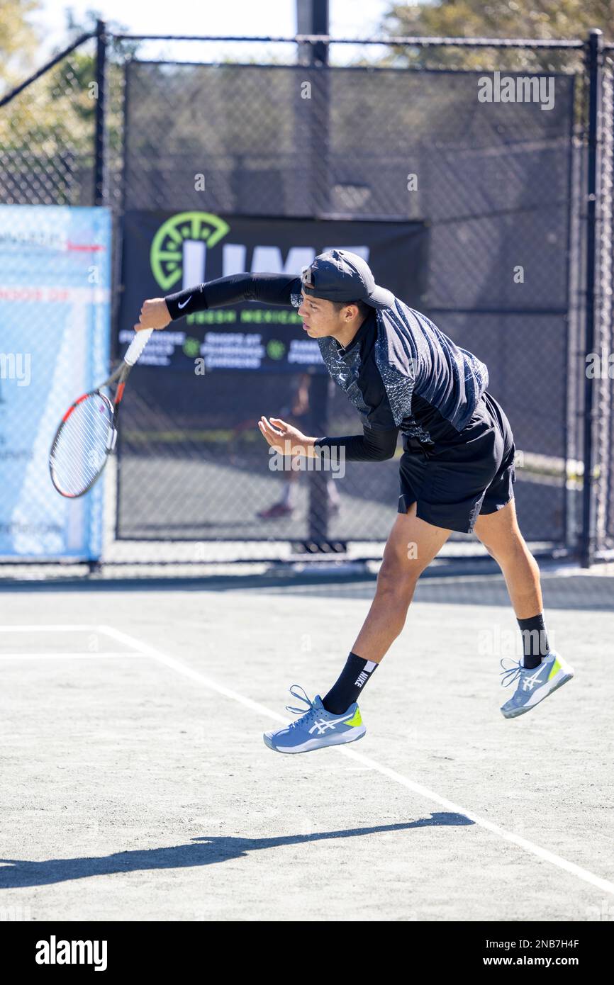 Le joueur colombien de tennis Juan David Velasquez joue au tournoi de tennis Midtown Weston future MT à Weston, FL, le 13th 2023 février Banque D'Images