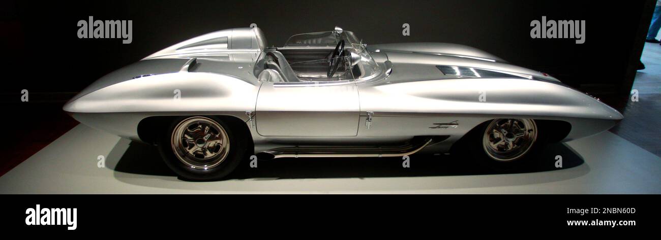 A 1959 Chevrolet Corvette Sting Ray is shown at the Allure of the Automobile exhibit Friday, June , 10, 2011, at the Portland Art Museum, in Portland, Ore. The Allure of the Automobile examines the golden age of automotive design by celebrating some of the world’s finest cars from the 1930s to the early 1960s. During this era of brilliantly designed automobiles, engineering combined with artistry and craftsmanship to produce objects of unparalleled beauty. (AP Photo/Rick Bowmer) Banque D'Images