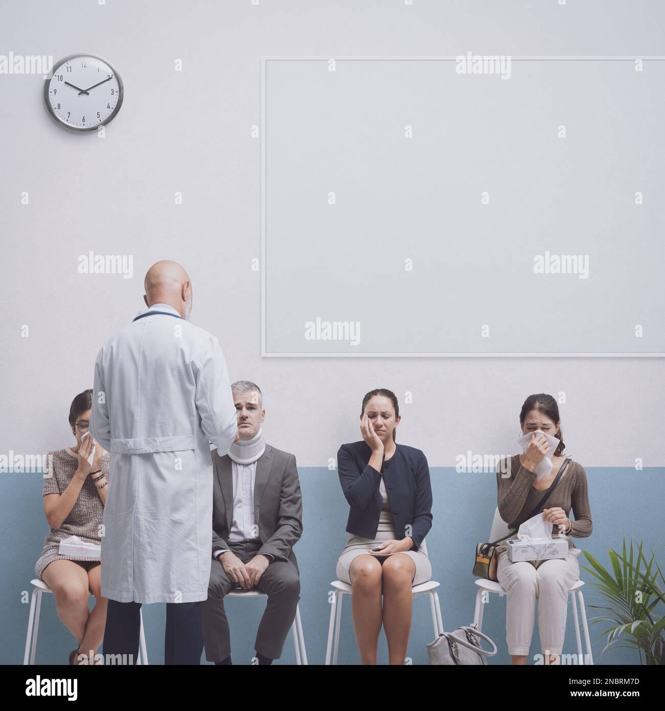 Médecin professionnel rencontrant des patients à l'hôpital dans la salle d'attente, ils ont différentes maladies et blessures Banque D'Images