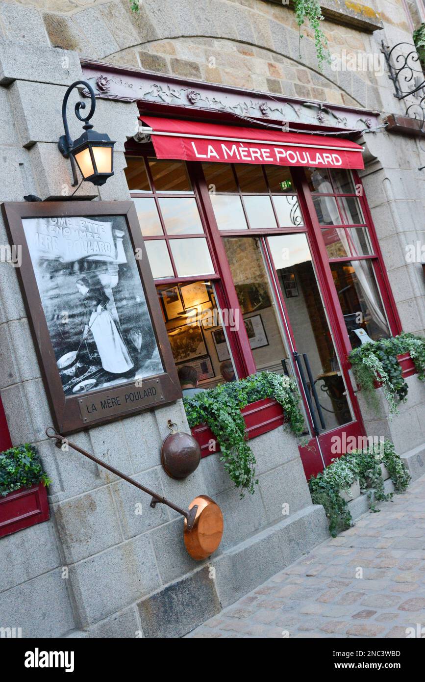France. Manche (50). Mont Saint-Michel. Le restaurant « la Mere Pourlard » est connu pour son omelette célèbre faite d'œufs et de crème fraîche battue dans la neige Banque D'Images