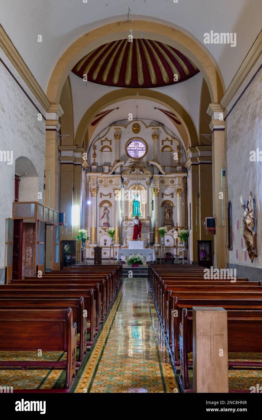 La nef et le retable de l'église de San José dans le centre historique de la ville d'Oaxaca, Mexique. Reconstruit en 1728 après un tremblement de terre et terminé Banque D'Images