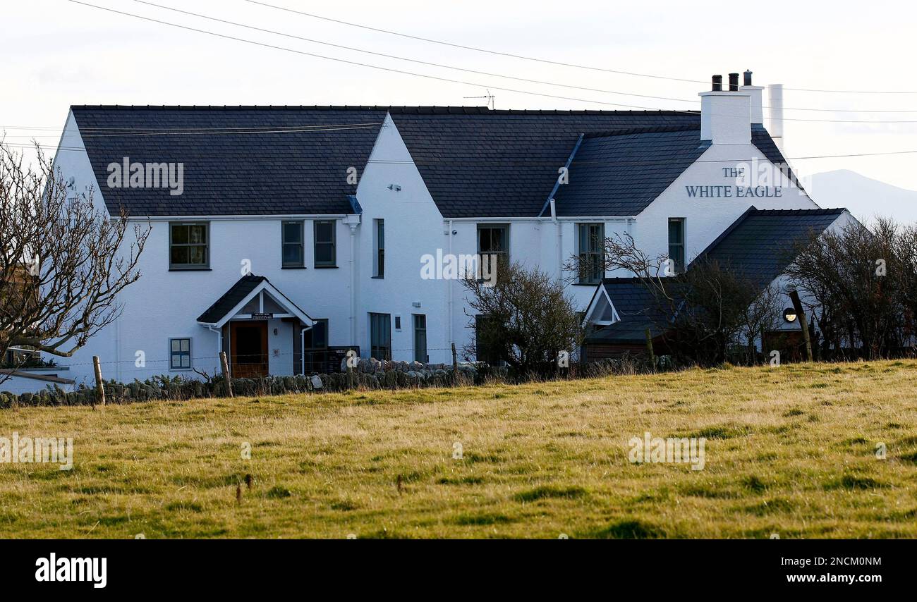 A general view of the White Eagle a pub where Prince William is known to frequent, Anglesey, North Wales, Wednesday Nov. 24, 2010. Prince William and Kate Middleton, who have been in a relationship for the past 8 years, will marry in the spring or summer of 2011 and live near RAF Valley on Anglesey where the Prince is stationed as an RAF search and rescue helicopter pilot. (AP Photo/Tim Hales) Banque D'Images
