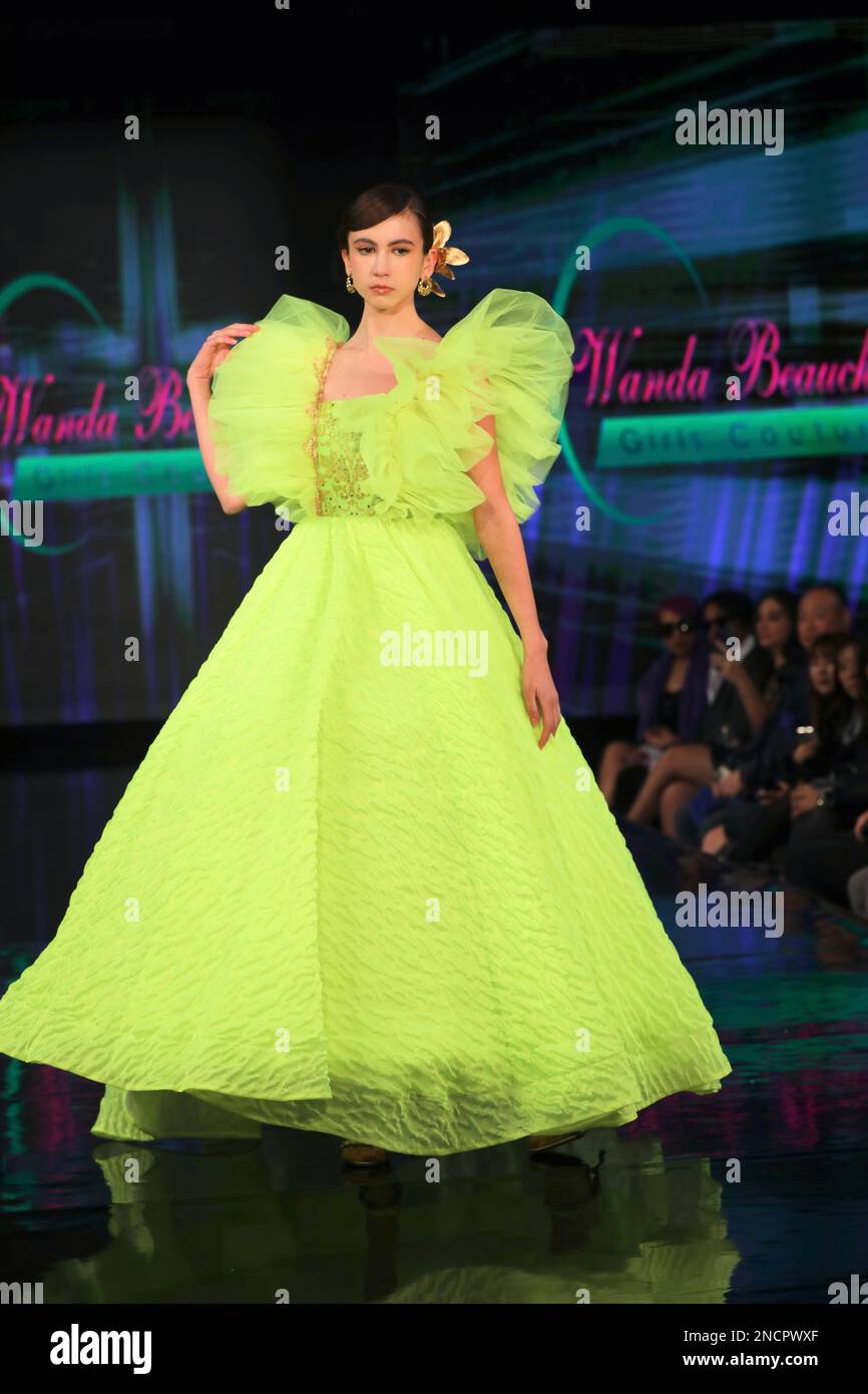 Manhattan, NY, États-Unis. 23rd décembre 2002. Wanda Beauchamp Designs @NYFW '23 Powered by Art Heart Fashion (Credit image: © Martina Kolozvaryova/Pacific Press via ZUMA Press Wire) USAGE ÉDITORIAL SEULEMENT! Non destiné À un usage commercial ! Banque D'Images