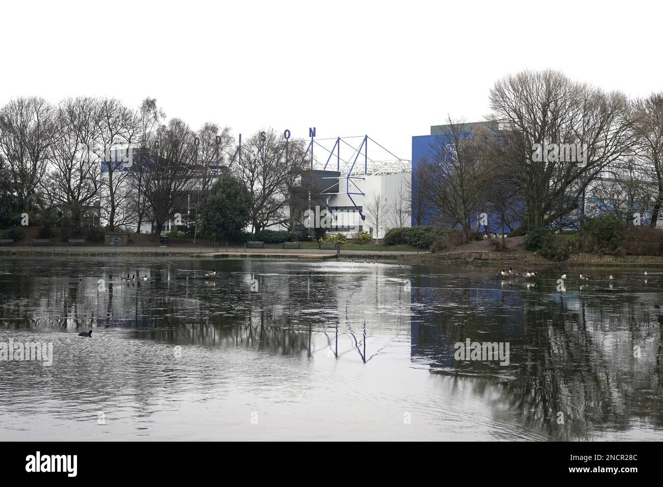 Lac Stanley Park. Liverpool avec Goodison Park en arrière-plan. Banque D'Images