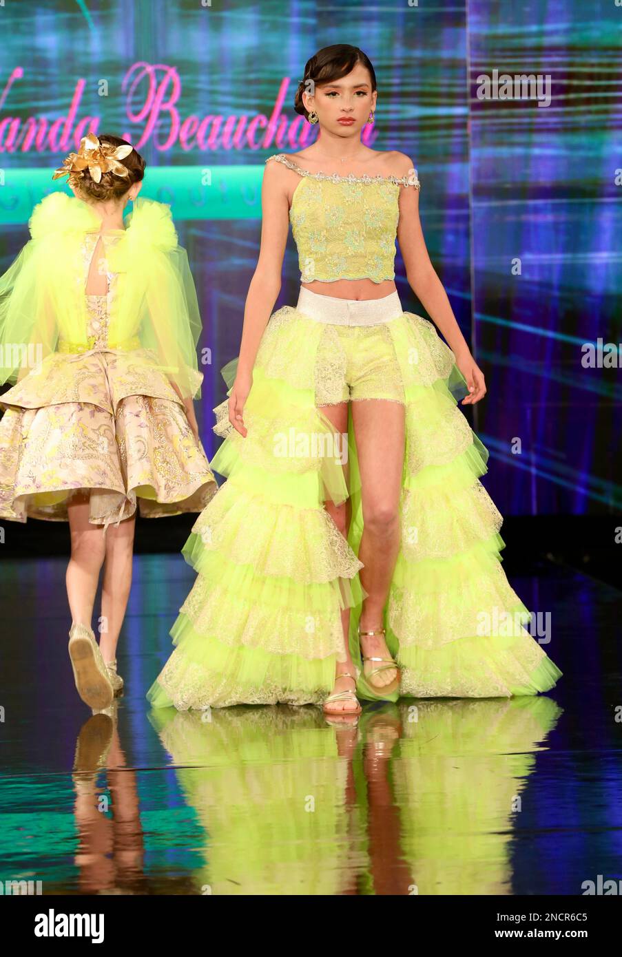 Manhattan, NY, États-Unis. 23rd décembre 2002. Wanda Beauchamp Designs @NYFW '23 Powered by Art Heart Fashion (Credit image: © Martina Kolozvaryova/Pacific Press via ZUMA Press Wire) USAGE ÉDITORIAL SEULEMENT! Non destiné À un usage commercial ! Banque D'Images