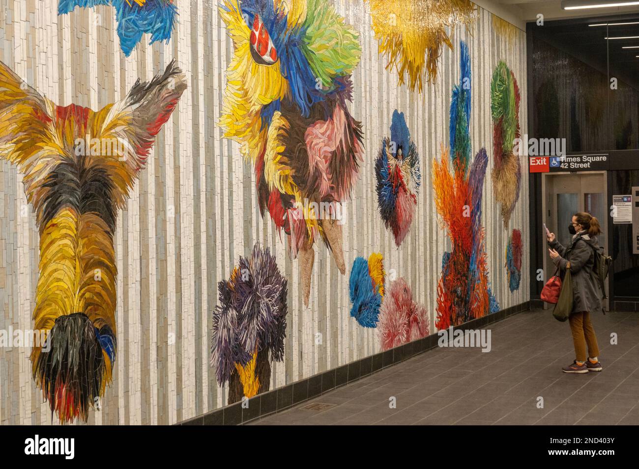 Nick Cave chacune une mosaïque murale dans le tunnel de métro de la 42e rue à Manhattan NYC Banque D'Images