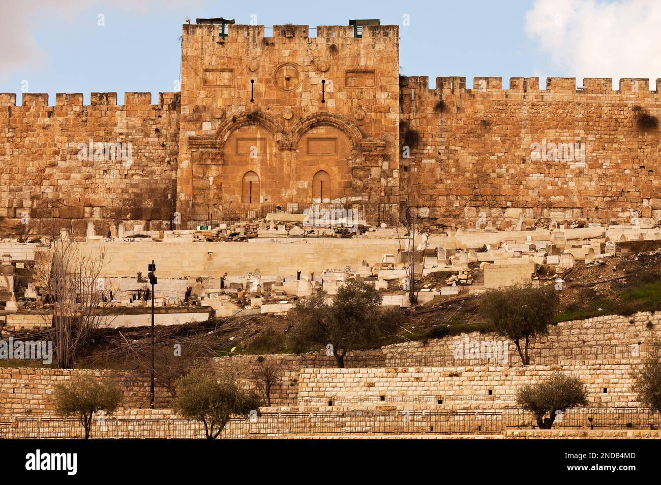 Israël, Jérusalem, la porte d'or ou porte de Miséricorde est la seule porte orientale du Mont du Temple. Il est scellé depuis le Moyen-âge. Banque D'Images