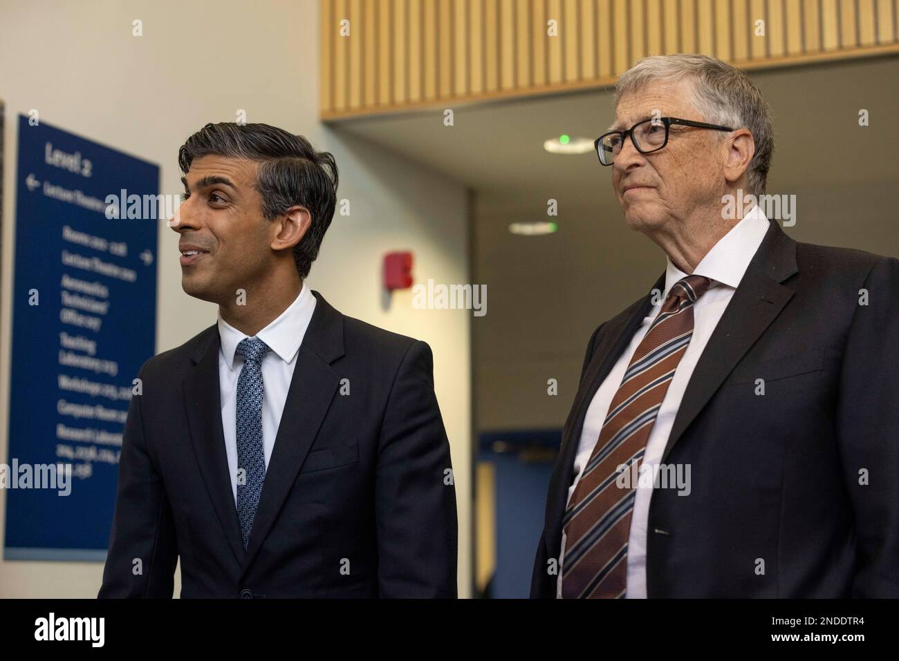 Le Premier ministre Rishi Sunak à l’Imperial College de Londres, en compagnie de Bill Gates, rencontre avec des innovateurs en matière de technologie. H2GO Power, basé sur le campus d'innovation de l'Imperial College London à White City, développe des technologies intelligentes perturbatrices pour modifier le stockage et la gestion de l'hydrogène.Londres, Royaume-Uni. 15th févr. 2023. Crédit : Jeff Gilbert/Alamy Live News Banque D'Images