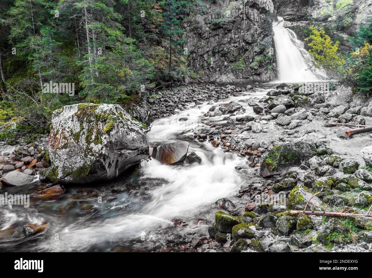 Les cascades de Riva, également connues sous le nom de chutes d'eau de Campo Tures, sont situées dans le Tyrol du Sud. Ils sont situés près de Campo Tures, dans la Valle Aurina Banque D'Images