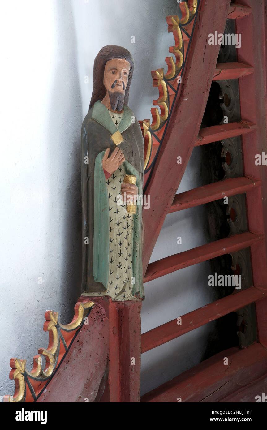 Figurine en bois de Saint Jude AKA Lebbaeus. Une des douze sculptures représentant les Apôtres de Jésus dans l'église Saint-Jean-Baptiste, Bere Regis, Dorset, Royaume-Uni. Banque D'Images Figurine en bois de Saint Jude AKA Lebbaeus. Une des douze sculptures représentant les Apôtres de Jésus dans l'église Saint-Jean-Baptiste, Bere Regis, Dorset, Royaume-Uni. Banque D'Images
