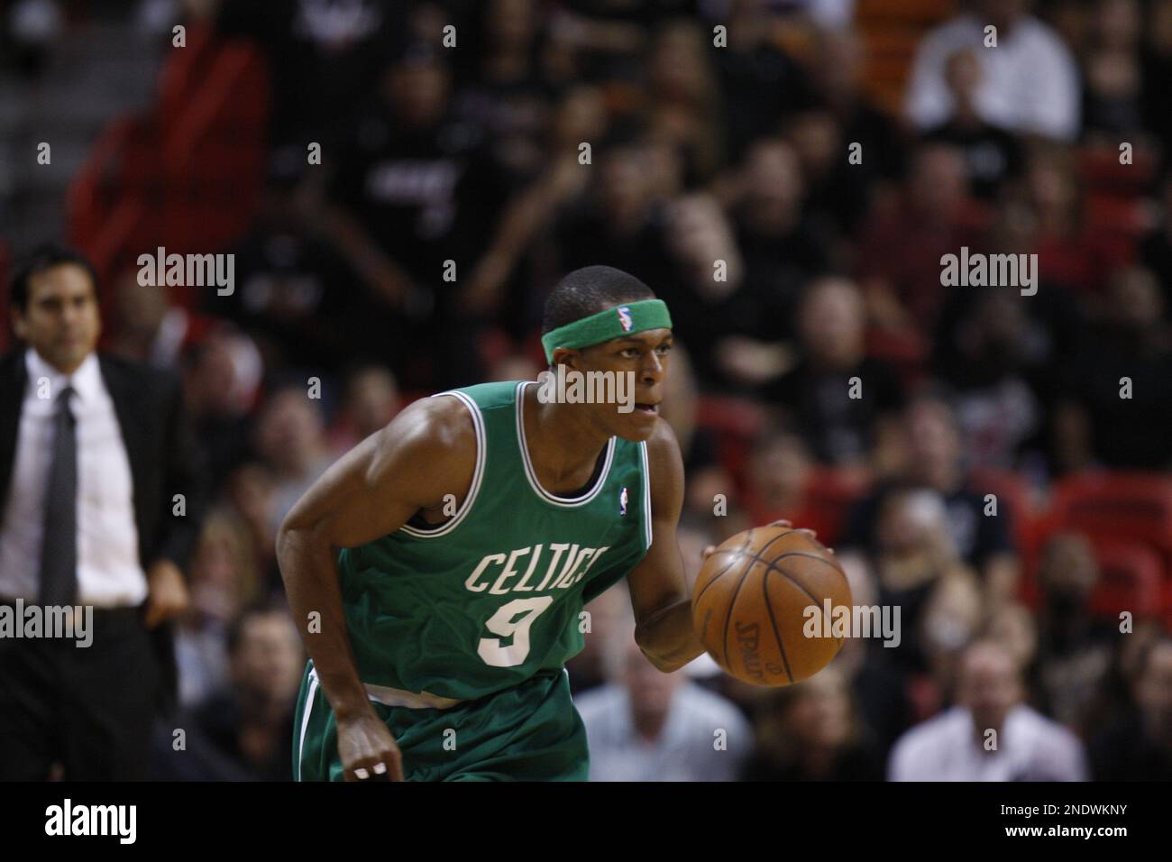 Boston Celtics' Rajon Rondo in the first half of Game 4 during the first round of the NBA basketball series in Miami, Sunday, April 25, 2010. (AP Photo/J Pat Carter) Banque D'Images