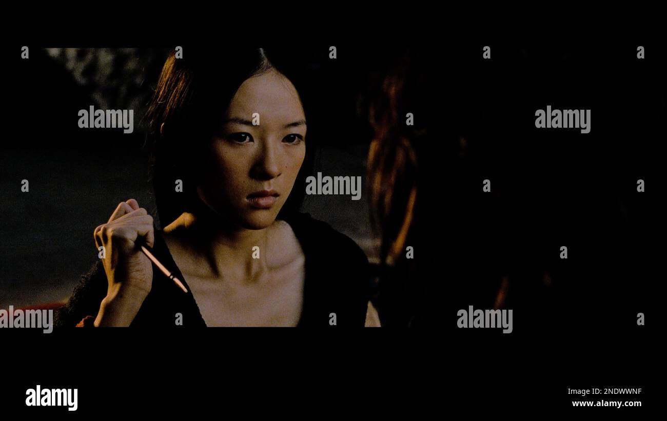 DATE DE RÉÉDITION THÉÂTRALE : 2023 retour dans les salles. VERSION ORIGINALE: 12 janvier 2021. TITRE: Tigre accroupi, Dragon caché. STUDIO: Columbia films. DIRECTEUR: ANG Lee. PARCELLE TERRAIN: Un jeune guerrier chinois vole une épée d'un célèbre swordsman et s'échappe ensuite dans un monde d'aventure romantique avec un homme mystérieux à la frontière de la nation. AVEC: Chow Yun-Fat, Michelle Yeoh, Ziyi Zhang. (Credit image: © Columbia films/Entertainment Pictures/ZUMAPRESS.com) USAGE ÉDITORIAL SEULEMENT! Non destiné À un usage commercial ! Banque D'Images