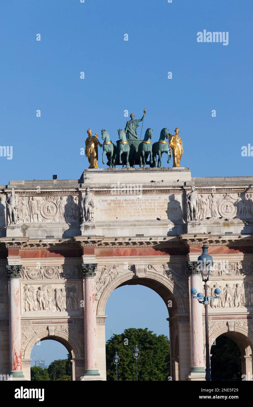 France, Paris, Arc de Triomphe du carrousel, en face du Louvre. Banque D'Images