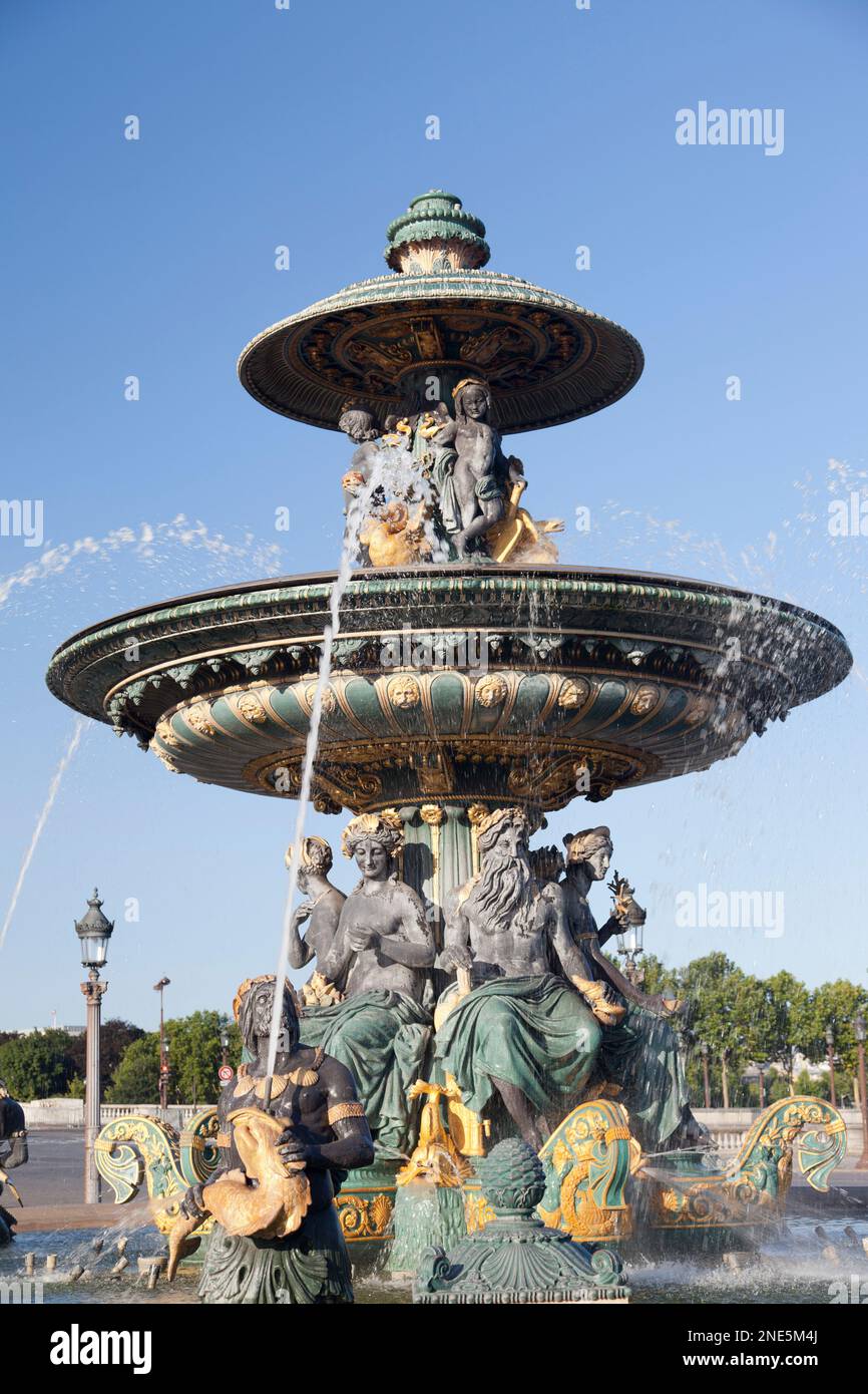 France, Paris, la fontaine des Mers, Fontaine de Jacques Ignace Hittorff, place de la Concorde. Banque D'Images