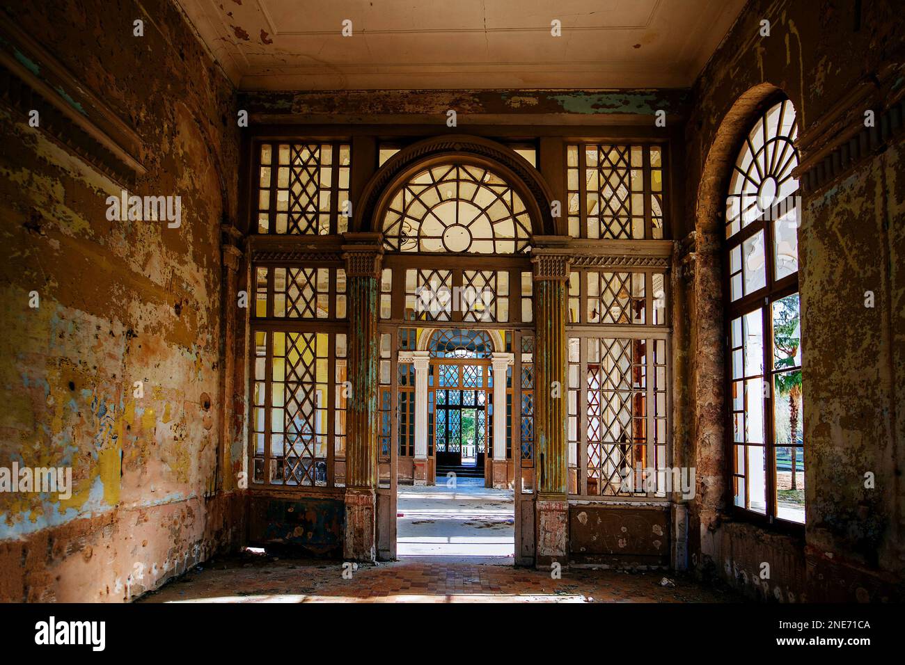 L'intérieur de la gare de Tskaltubo, en Géorgie, a été abandonné. Banque D'Images