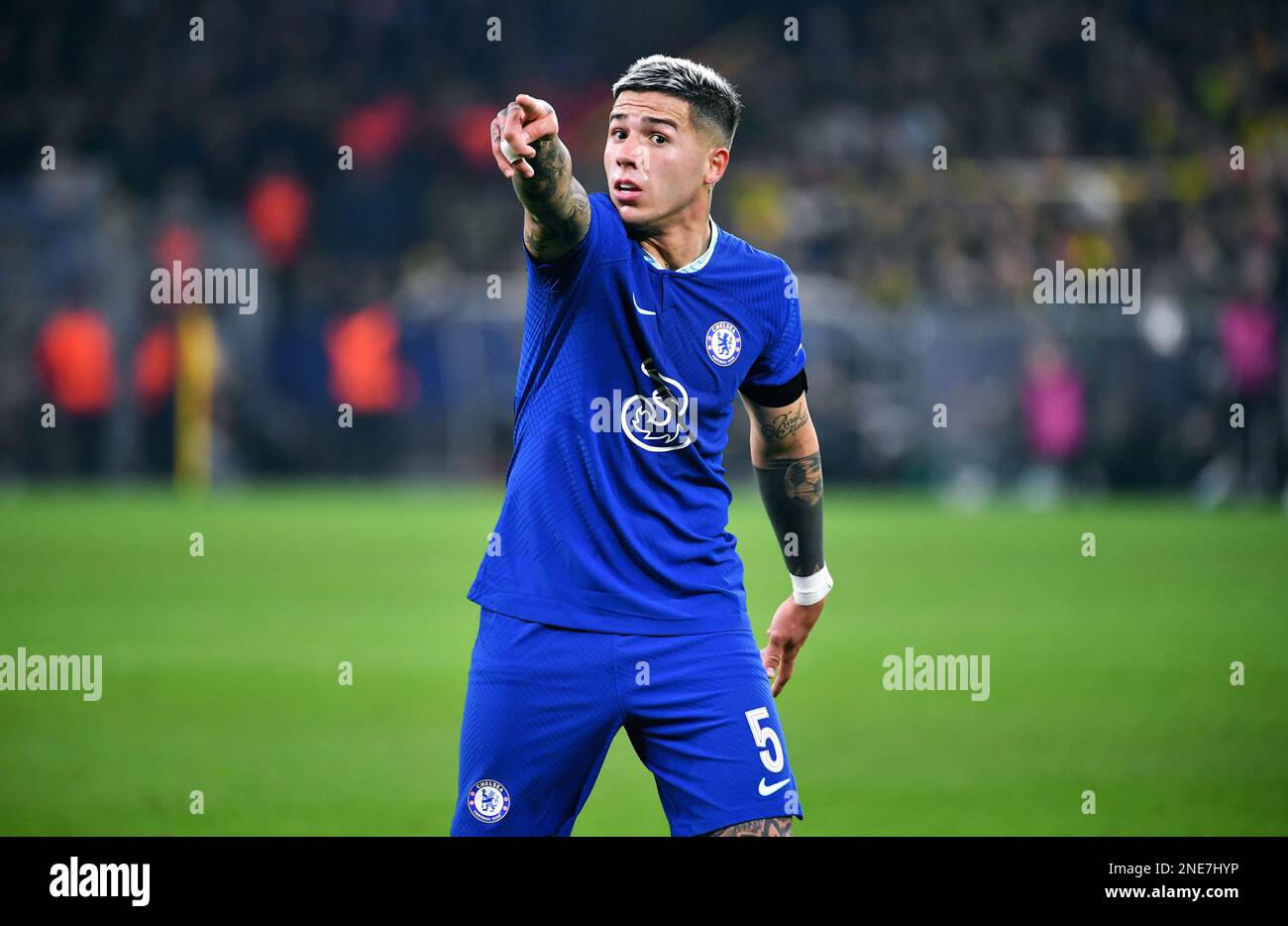 Champions League, Round of 16, signal Iduna Park Dortmund: Borussia Dortmund vs FC Chelsea; Enzo Fernandez (FCC) Banque D'Images