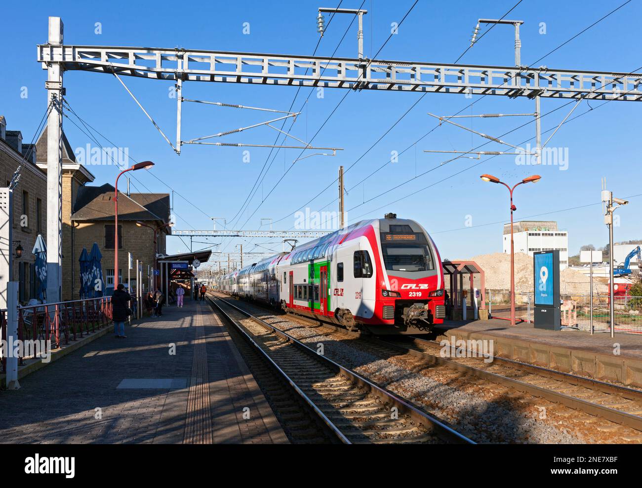 Europe, Luxembourg, Gare de Mersch, train électrique de voyageurs CLF classe 2300 sur service local Banque D'Images