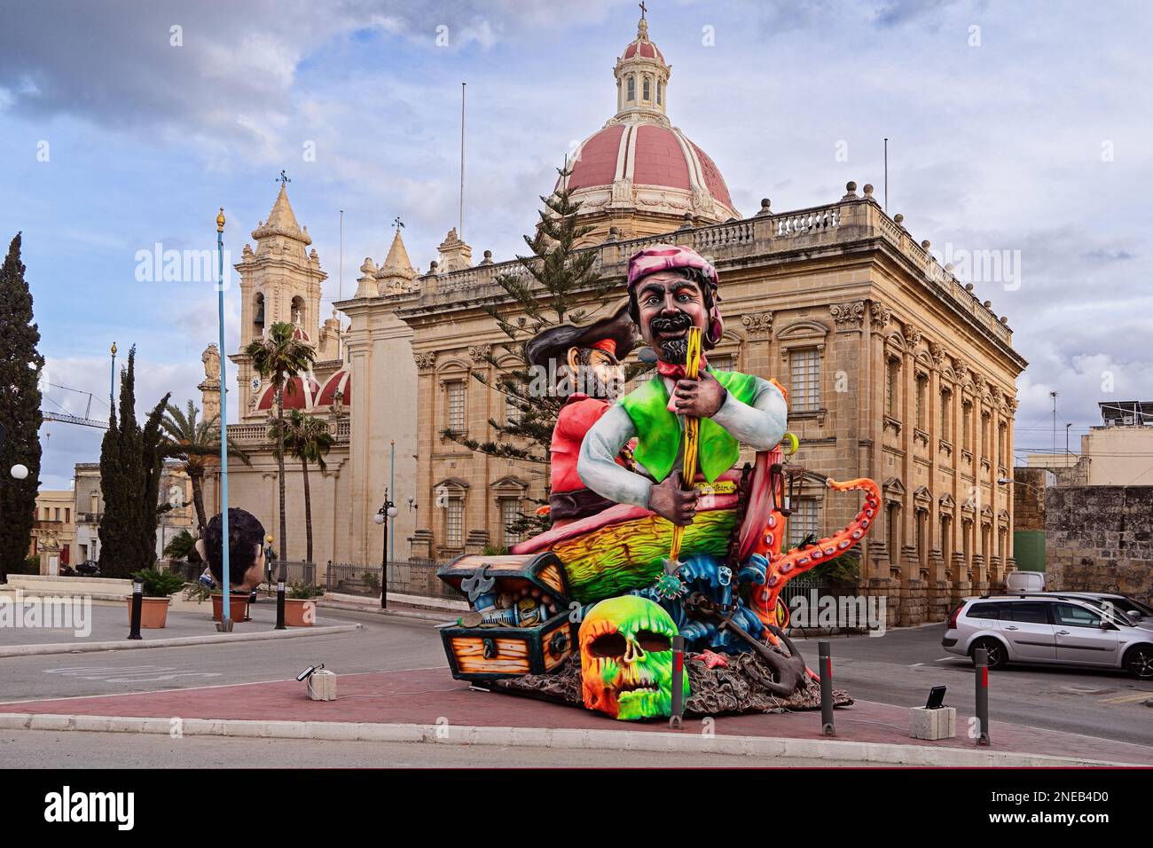 Défilé annuel Mardi gras Mardi gras Grand défilé sur la rue maltaise des chars allégoriques pendant la célébration du carnaval.: Zabbar, Malte - 27 février, 2 Banque D'Images