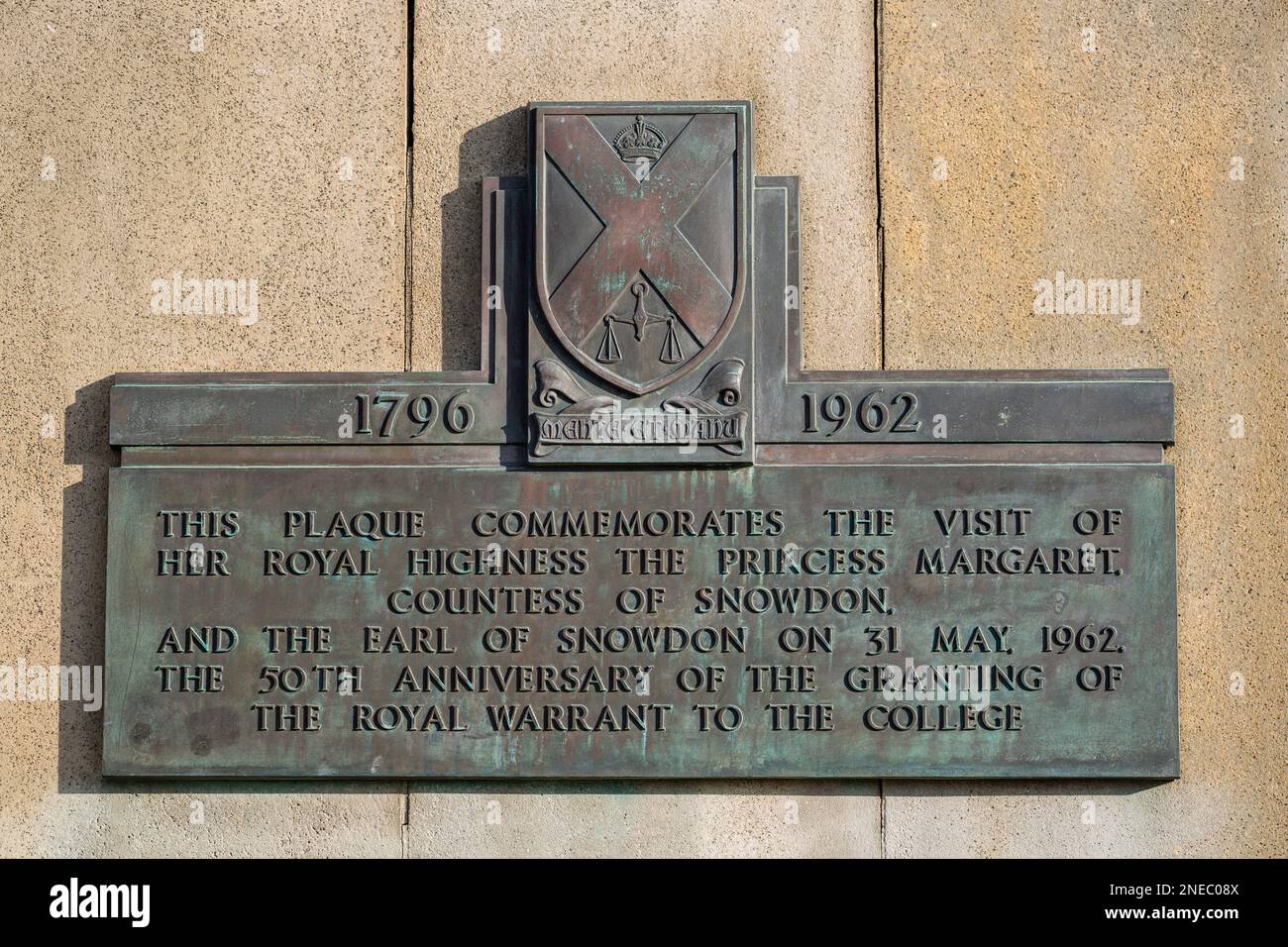 1962 plaque commémorant la visite de la princesse Margaret au Royal College of Science and Technology, maintenant Strathclyde University, Glasgow, Écosse, Royaume-Uni Banque D'Images