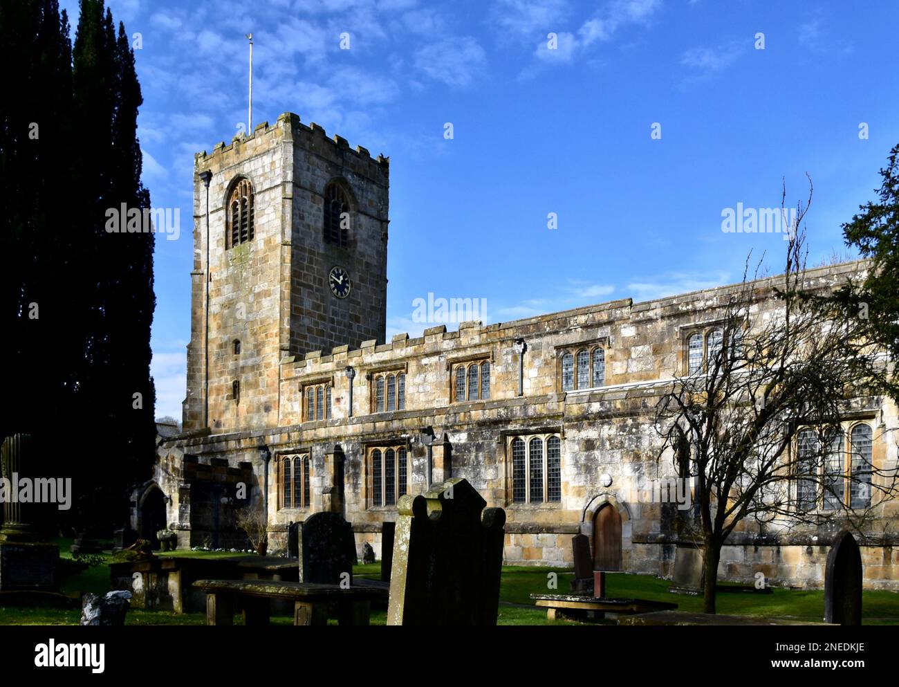 L'église paroissiale de Saint Michael l'Archange à Kirkby Malham. Banque D'Images