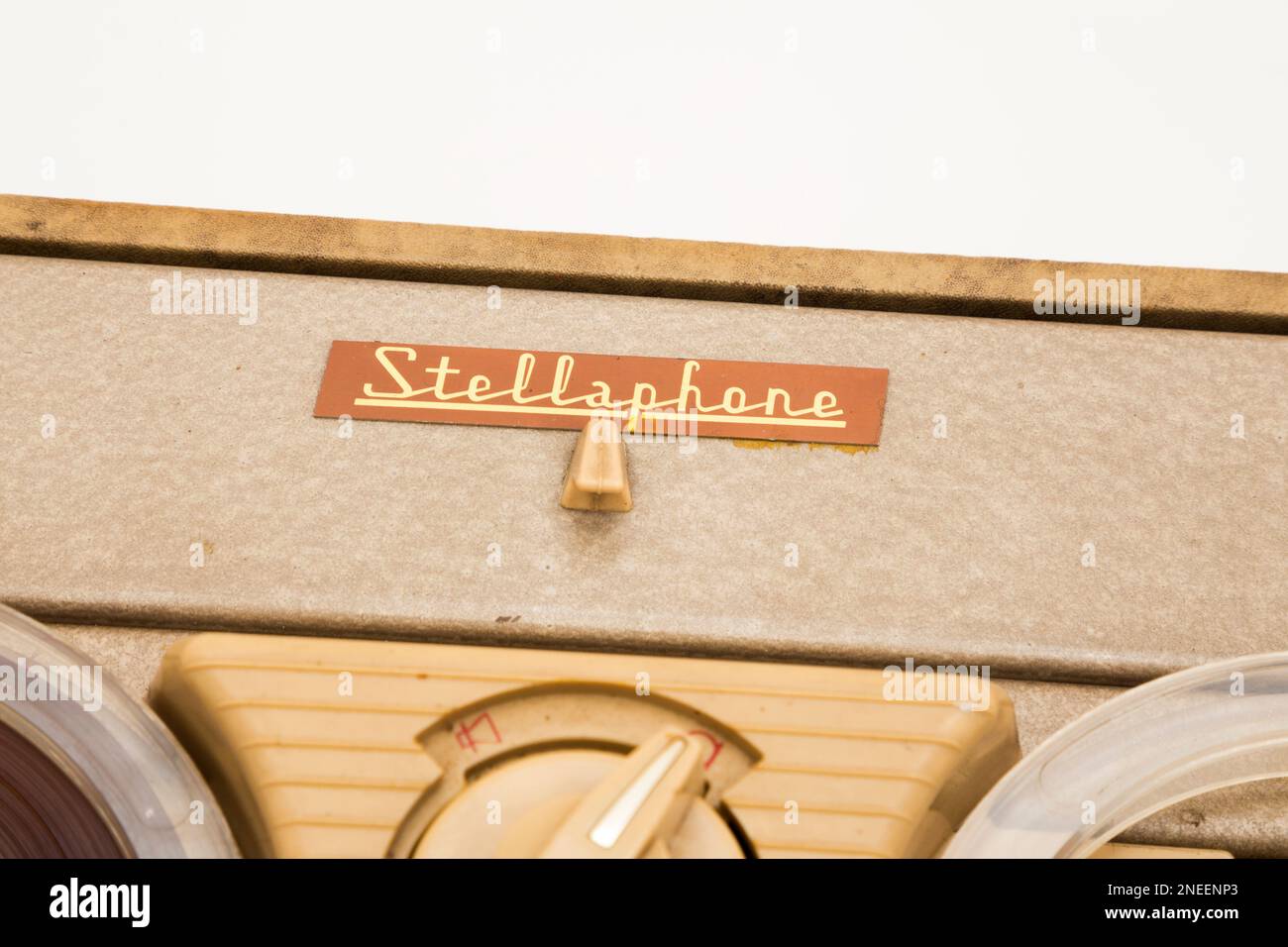 Enregistreur de bobine à bobine de marque Stellaphone équipé d'une bande audio haute fidélité Synchrotape typique des équipements 1950s et 1960s. Royaume-Uni. (133) Banque D'Images