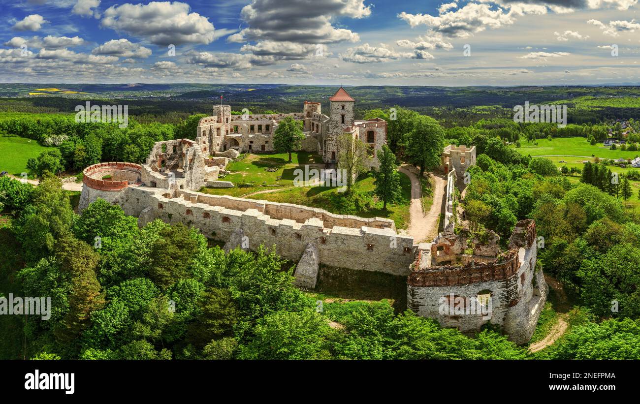 Sentier des nids des aigles - Château de Tenczyn à Rudno Banque D'Images