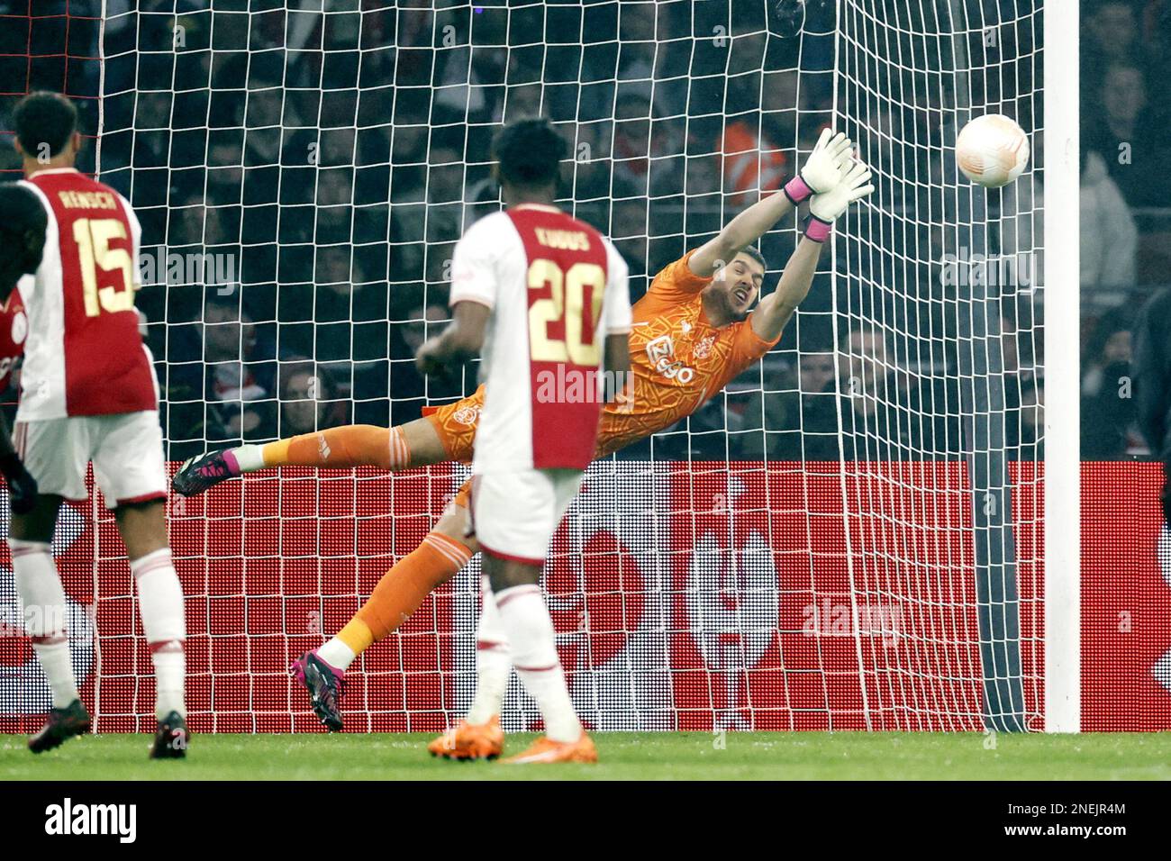 AMSTERDAM - Geronimo Rulli, gardien de but de l'Ajax lors du match de l ...