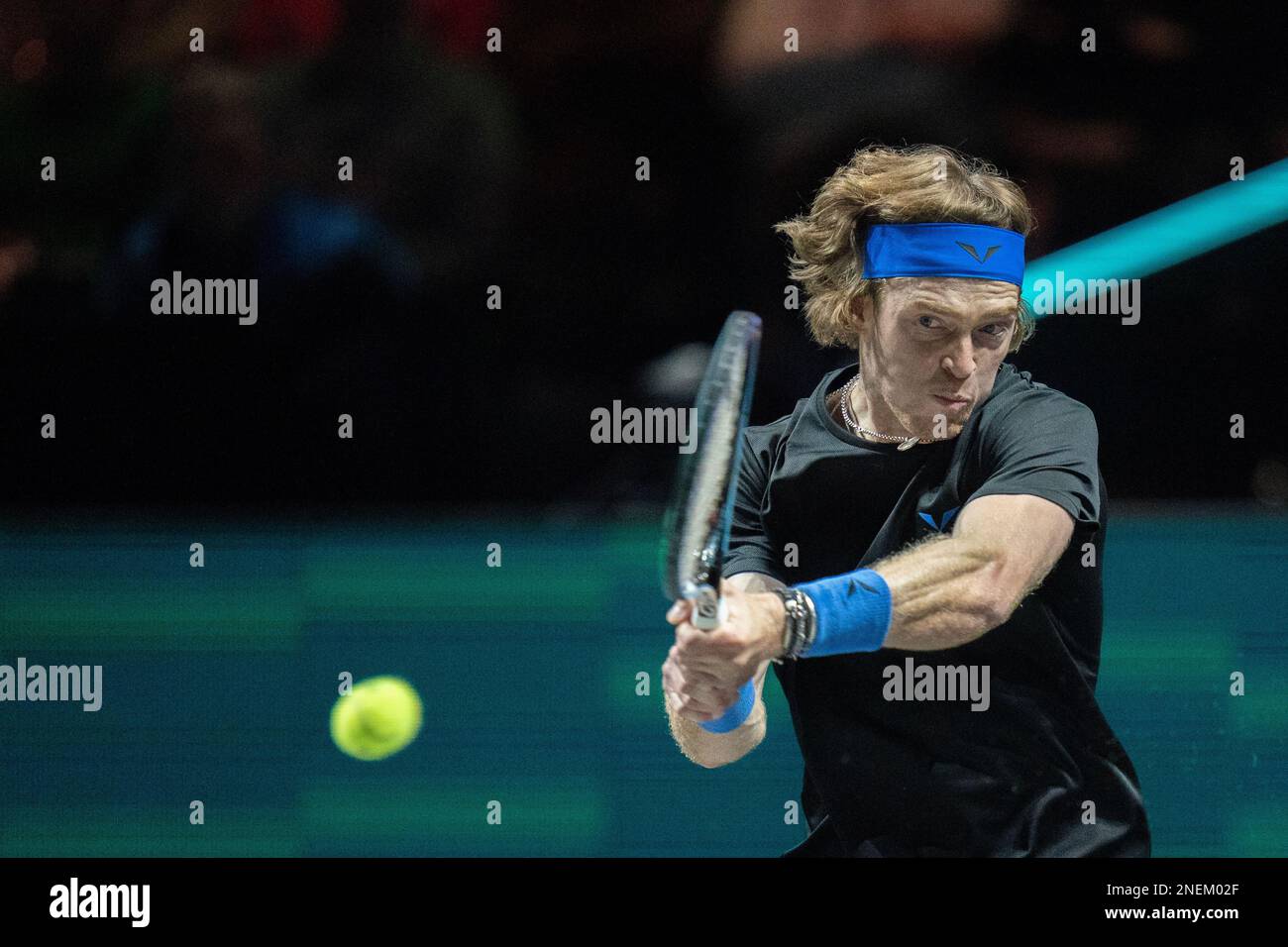 ROTTERDAM, PAYS-BAS - FÉVRIER 15 : Andrey Rublev en action lors du tournoi de tennis mondial ABN AMRO 50th 2023 à Ahoy on 15 février 2023 à Rotterdam, pays-Bas (photo de Henk Seppen/Orange Pictures) Banque D'Images