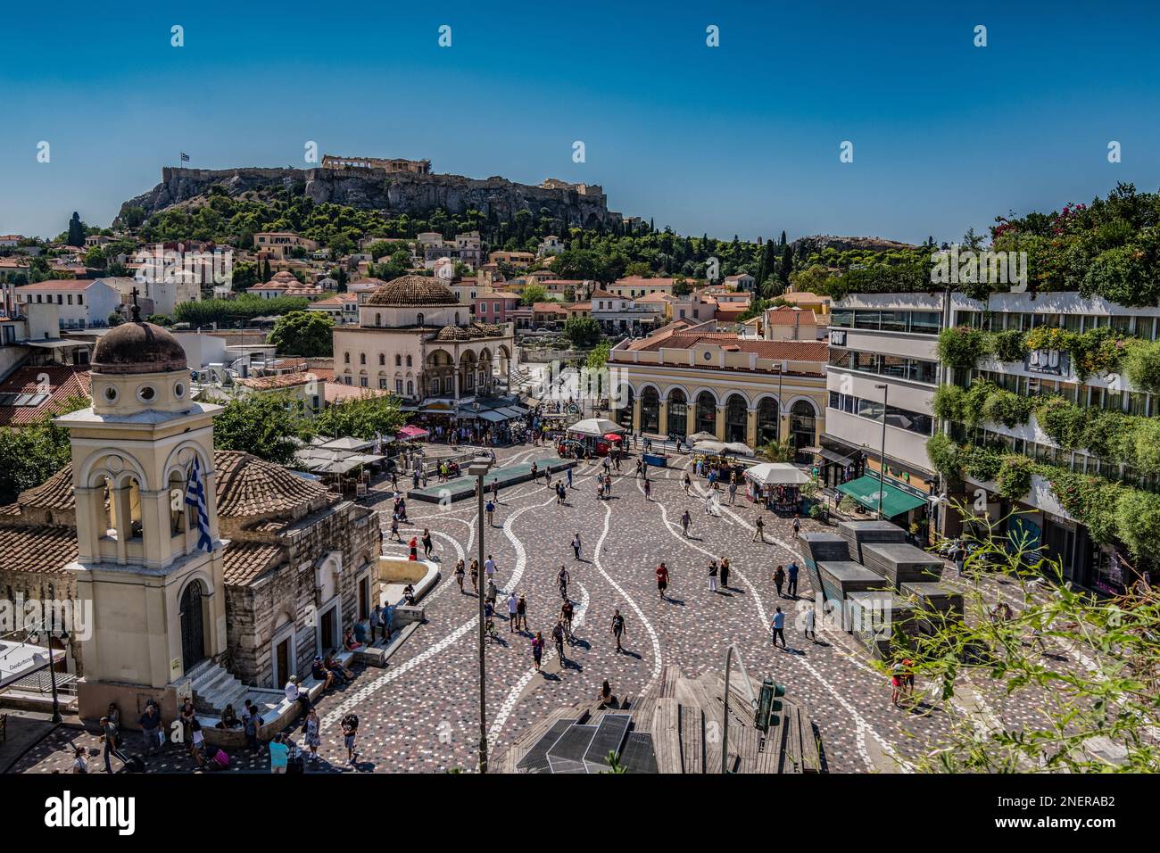 Le quartier animé de Monastiraki dans le centre historique d'Athènes Banque D'Images