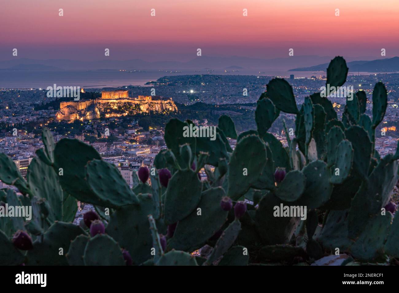 Vue panoramique de la ville d'Athènes au crépuscule Banque D'Images