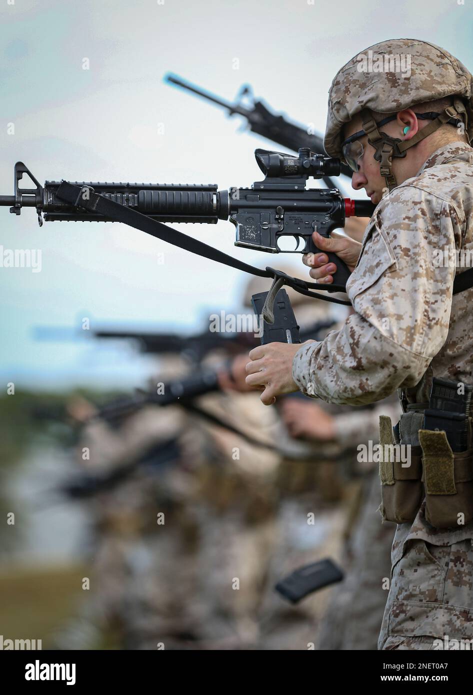 Parris Island, Caroline du Sud, États-Unis. 9th févr. 2023. Les recrues de la Compagnie de golf, 2nd Recruit Training Battalion, mènent le cours de feu de la Table 2 à bord du corps des Marines recent Depot Parris Island. Dans le tableau 2, les recrues apprennent à tirer sur des cibles à portée étroite dans divers postes. (Credit image: © Nikolas Mascroft/US Marines/ZUMA Press Wire Service) USAGE ÉDITORIAL UNIQUEMENT ! Non destiné À un usage commercial ! Banque D'Images