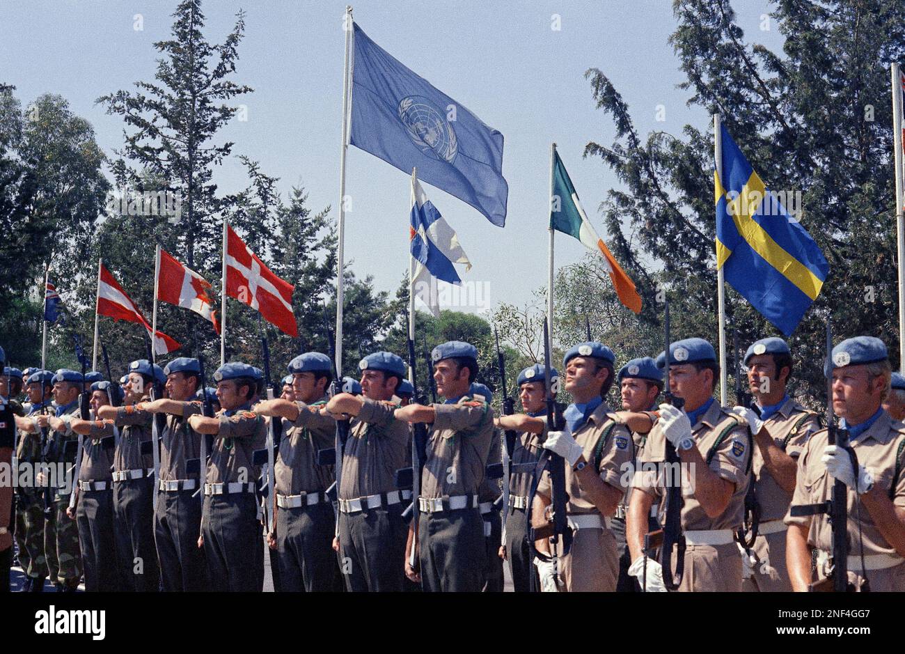 The Greek army contingent, based permanentely in Cyprus, celebrated the Greek Victory over the communists in the Greek civil war.1949. (AP Photo) Banque D'Images
