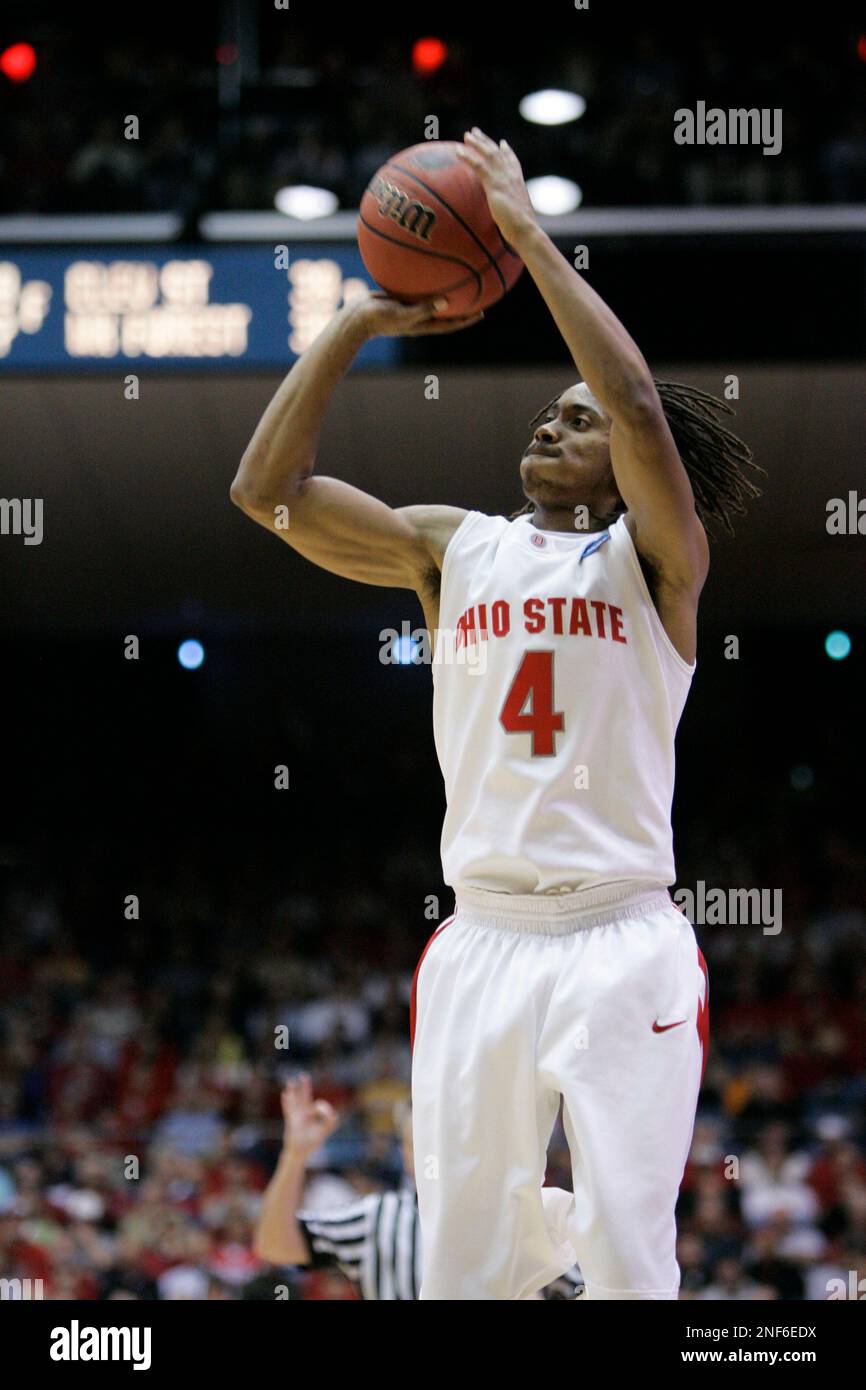 Ohio State's P.J. Hill shoots against Siena in a first-round NCAA men's college basketball tournament game Friday, March 20, 2009, in Dayton, Ohio. (AP Photo/Al Behrman) Banque D'Images