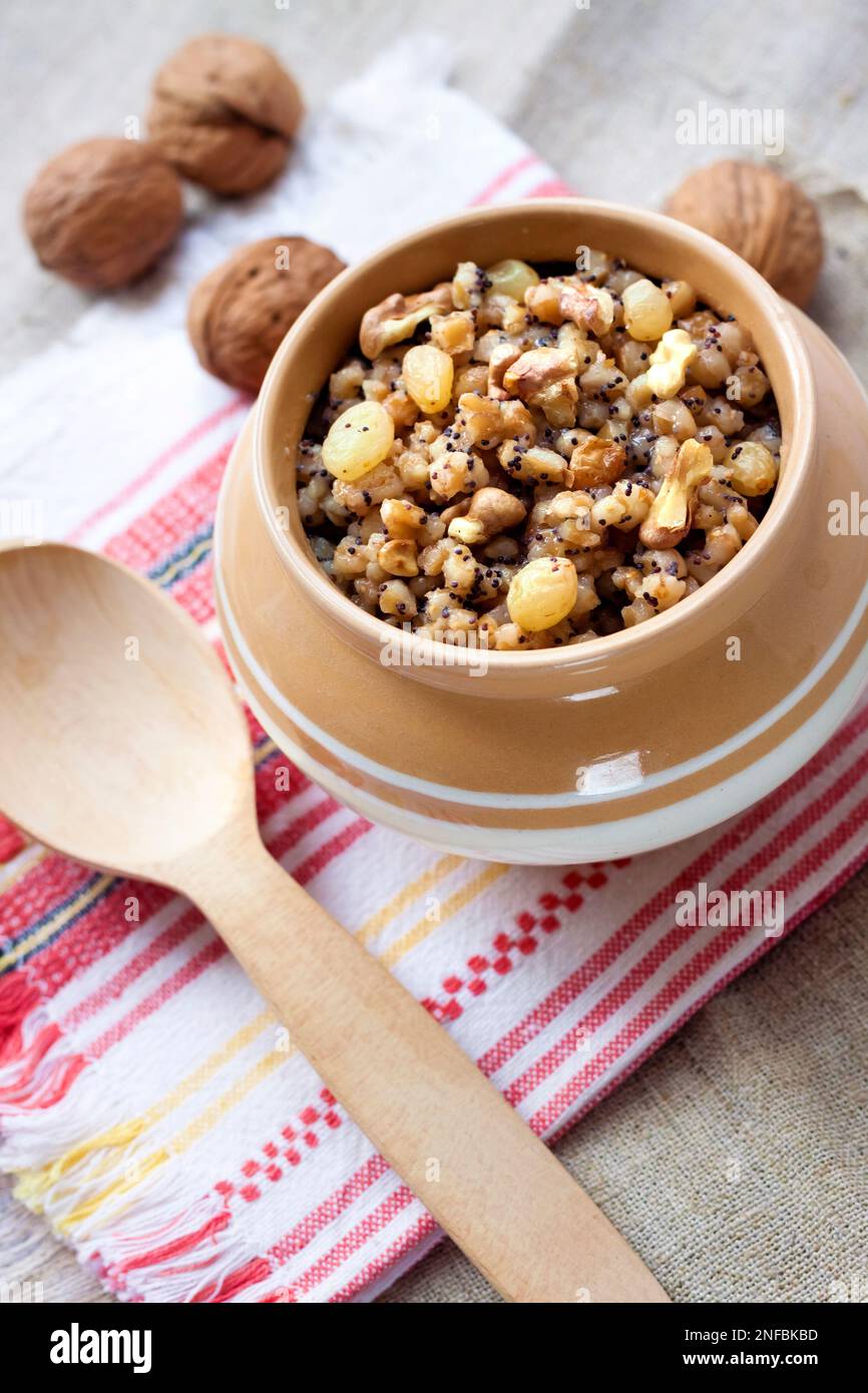 Kutia - pudding au grain doux, le premier plat traditionnel du souper de la veille de Noël servi dans les pays d'Europe de l'est Banque D'Images