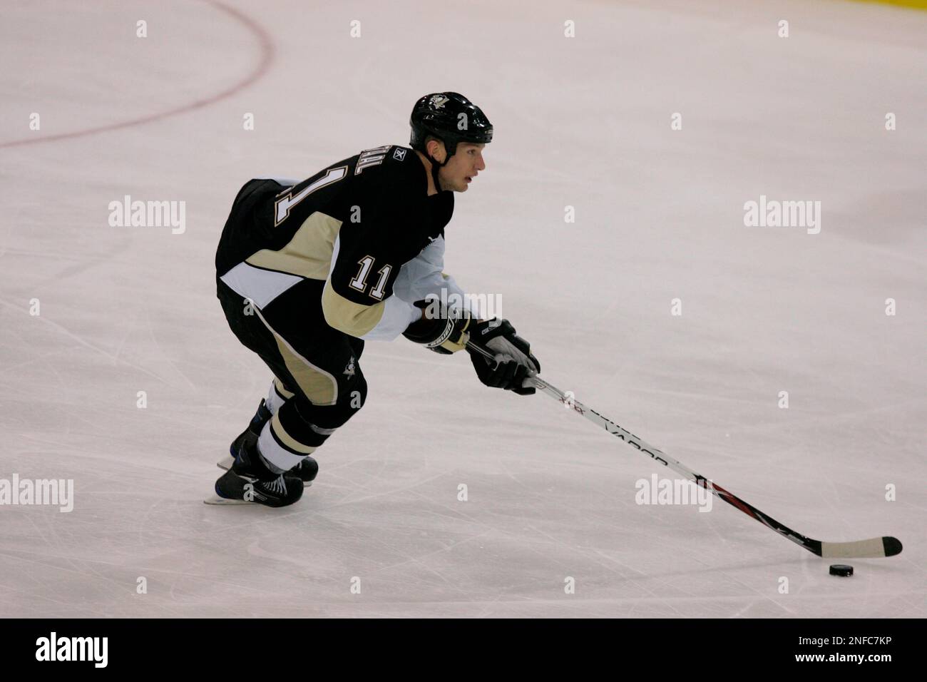 Pittsburgh Penguins' Jordan Staal (11) skates against the Philadelphia Flyers in the first period of a NHL hockey game in Pittsburgh Thursday, Nov. 13, 2008. (AP Photo/Gene J. Puskar) Banque D'Images