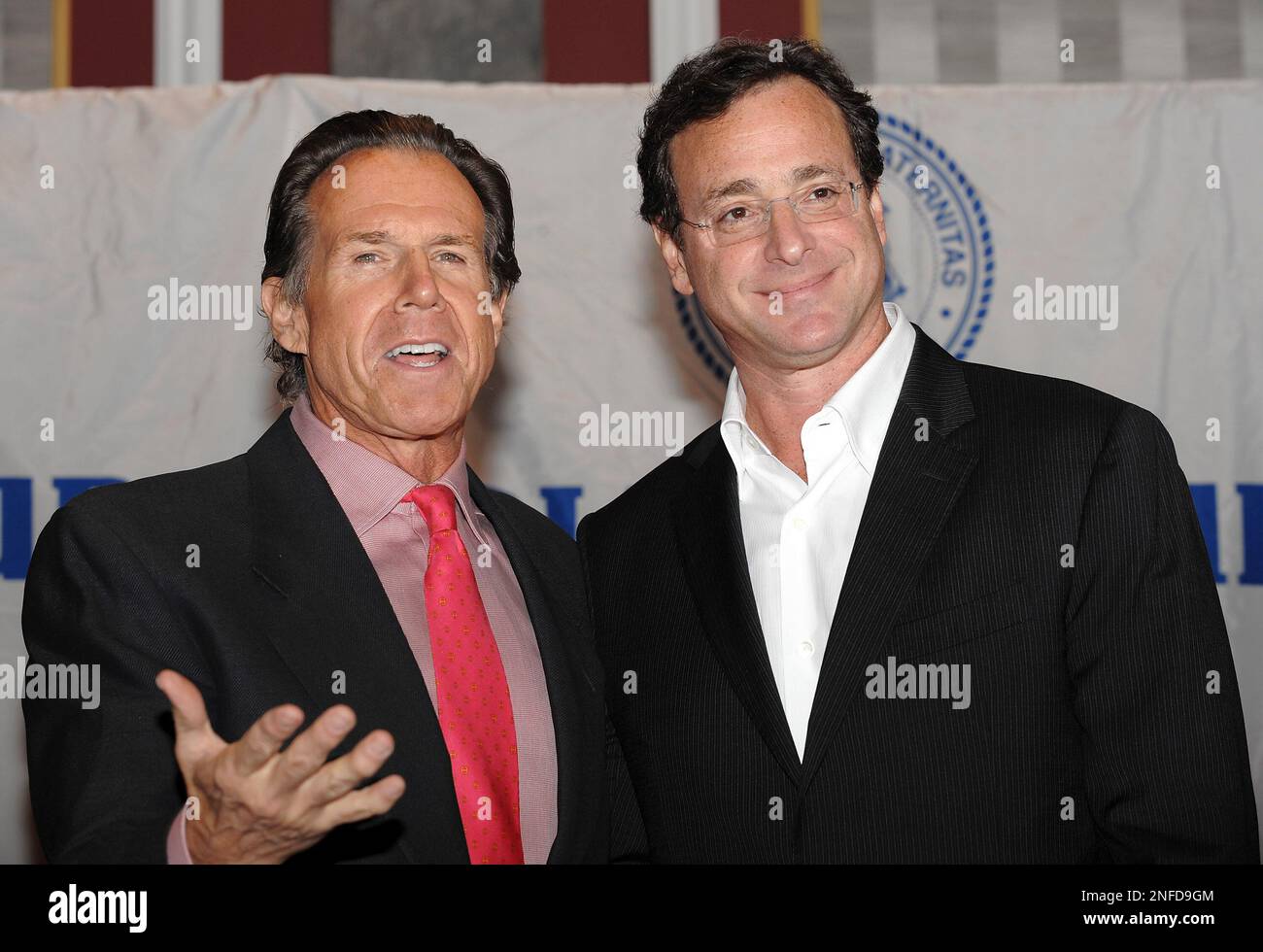 Television personality Bill Boggs and actor Bob Saget attend the Friars Club Roast of 'Today Show' host Matt Lauer on Friday, Oct. 24, 2008 in New York. (AP Photo/Evan Agostini) Banque D'Images