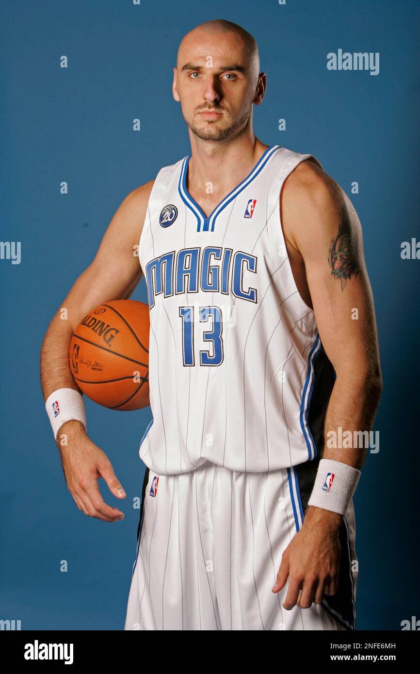 Orlando Magic's Marcin Gortat, of Poland, at the basketball team's media day in Orlando, Fla., Monday, Sept. 29, 2008.(AP Photo/John Raoux) Banque D'Images