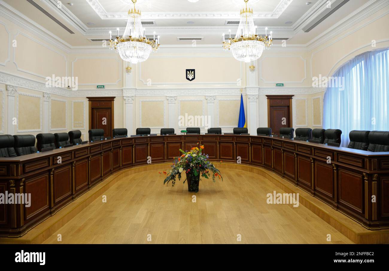 Salle vide des juges qui prennent les décisions du Haut Conseil de Justice. 28 décembre 2019. Kiev, Ukraine Banque D'Images