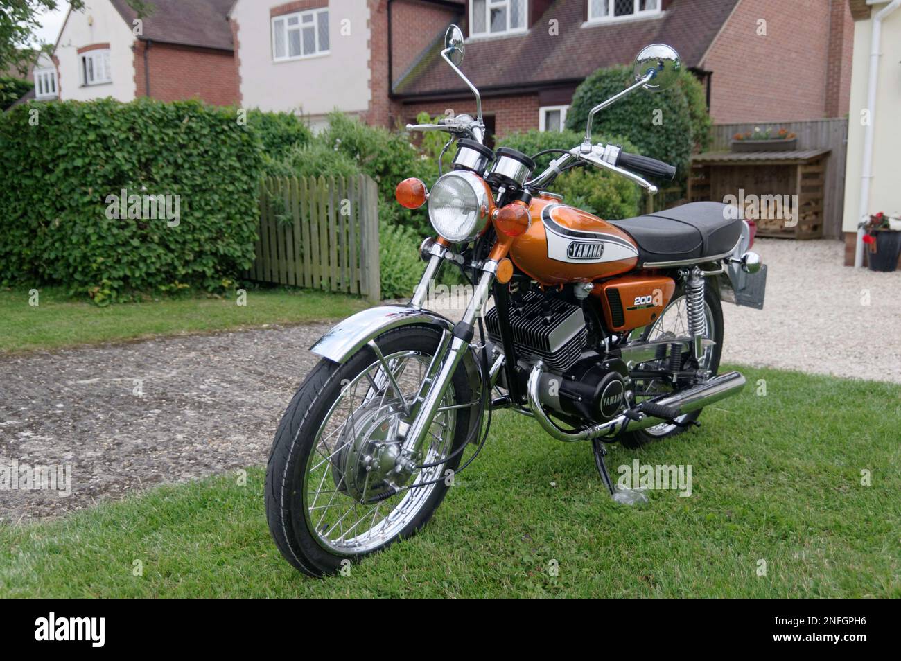 La Yamaha RD200 était un vélo double sport 200cc 2 temps avec un démarrage électrique intégré. Il s'agit d'un modèle RD200A, vendu de 1973 à 1974. Banque D'Images
