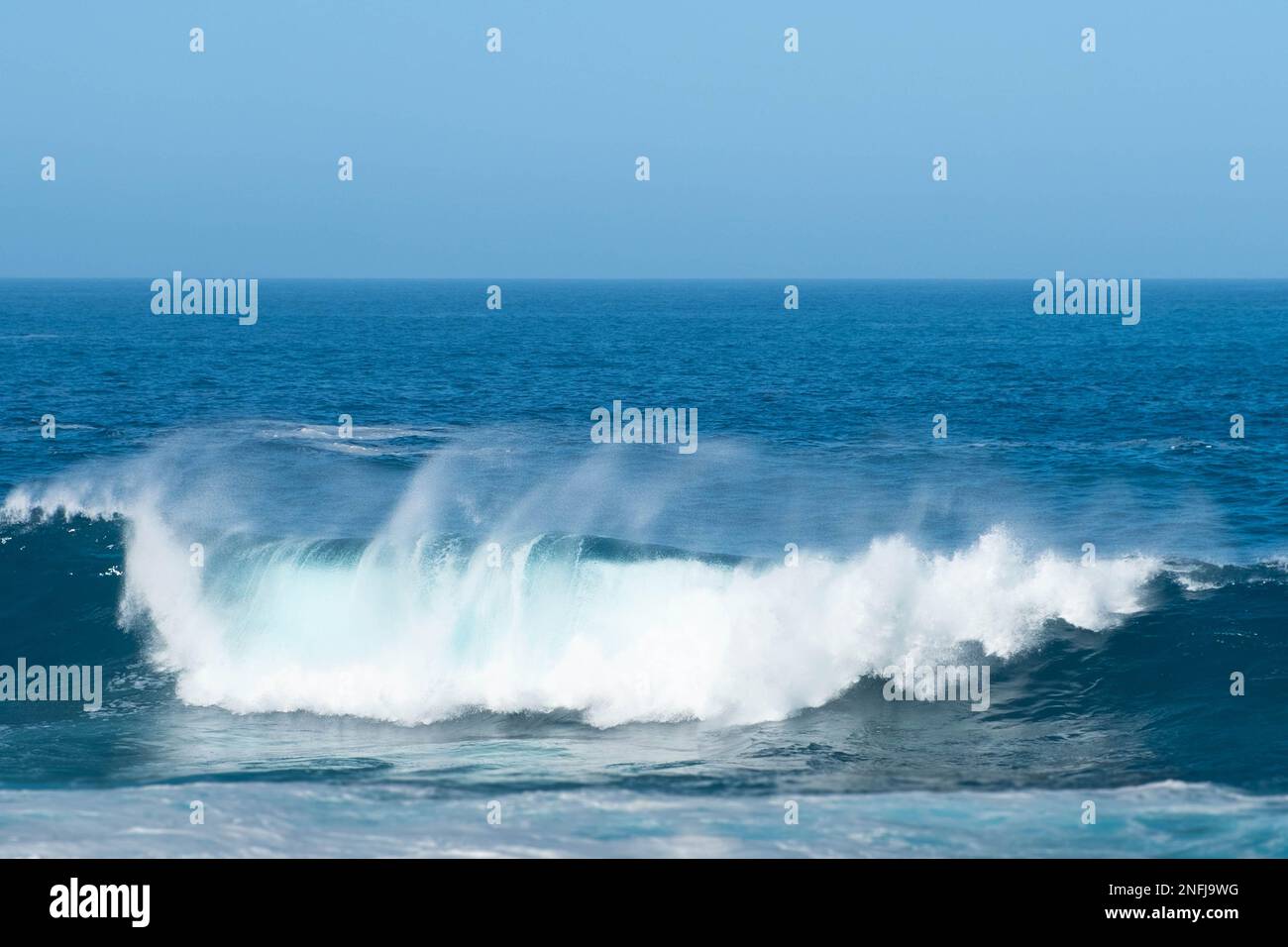 vagues de l'océan, vagues écrasant, paysage marin Banque D'Images