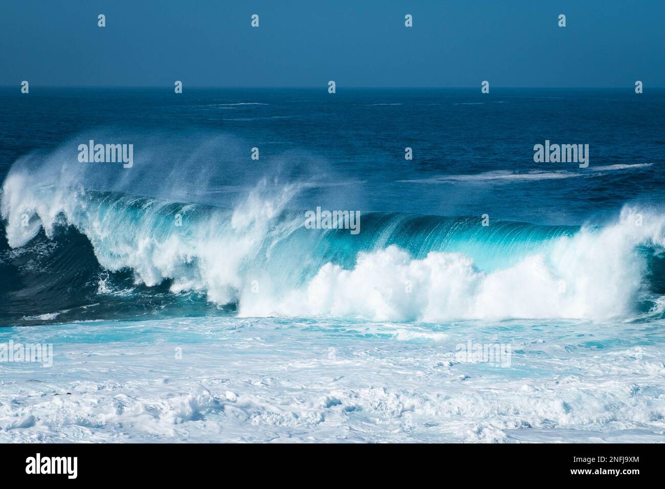 vagues de l'océan, paysages marins, vagues écrasant Banque D'Images