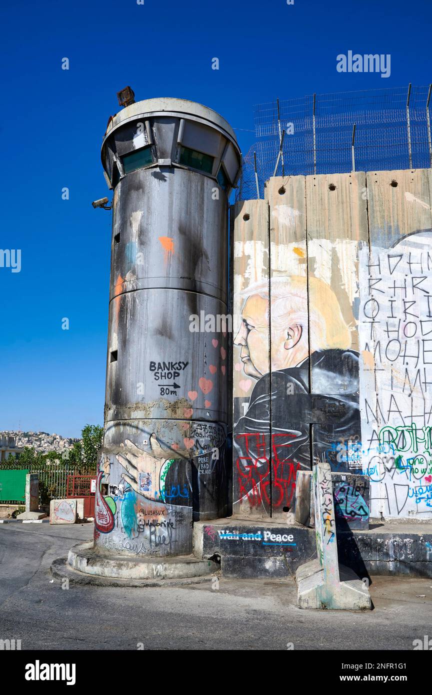 Jérusalem Israël. La banque de l'ouest du mur de séparation à Bethléem Banque D'Images